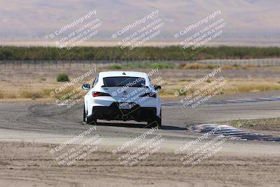 media/Oct-04-2025-OnGrid (Sat) [[44bd565ffa]]/Yellow Group/Grapevine/